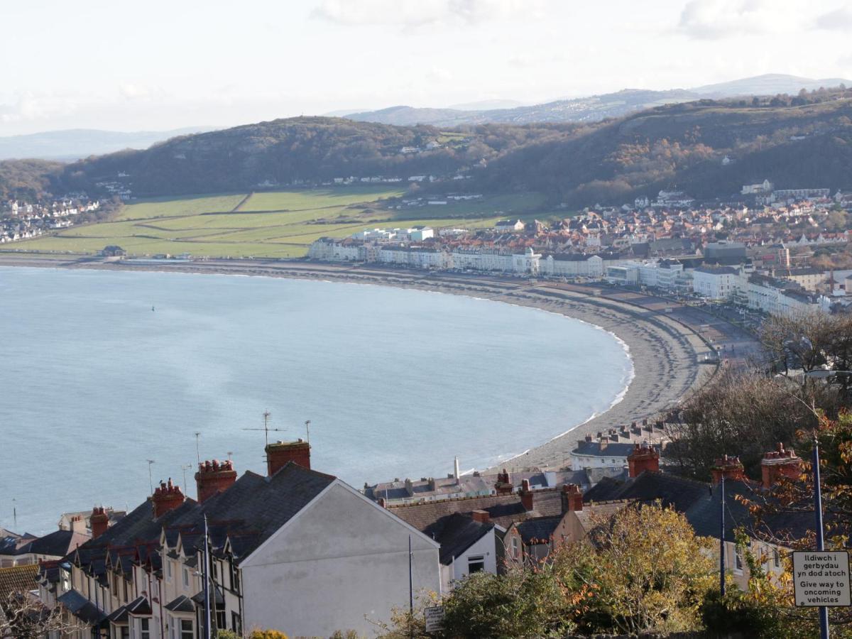 Llys Madoc, First Floor Flat Apartment Penmaen-mawr Екстериор снимка