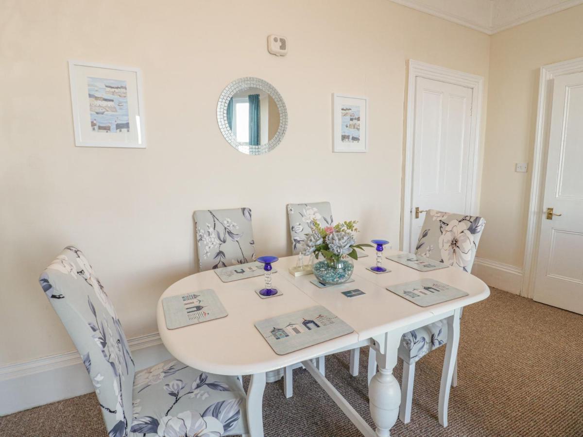 Llys Madoc, First Floor Flat Apartment Penmaen-mawr Екстериор снимка